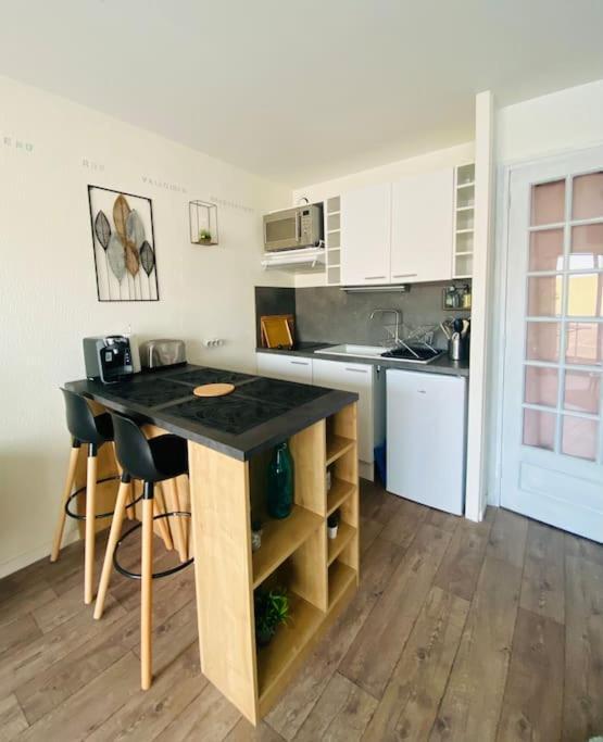 Studio Entre Mer Et Dunes Avec Balcon Vue Laterale Mer 50M Plage Pour 3 Pers Wifi Menage Compris Fort-Mahon-Plage Exteriör bild