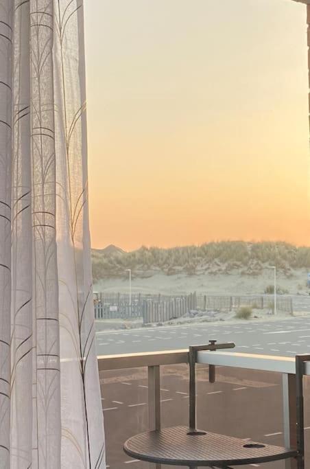 Studio Entre Mer Et Dunes Avec Balcon Vue Laterale Mer 50M Plage Pour 3 Pers Wifi Menage Compris Fort-Mahon-Plage Exteriör bild